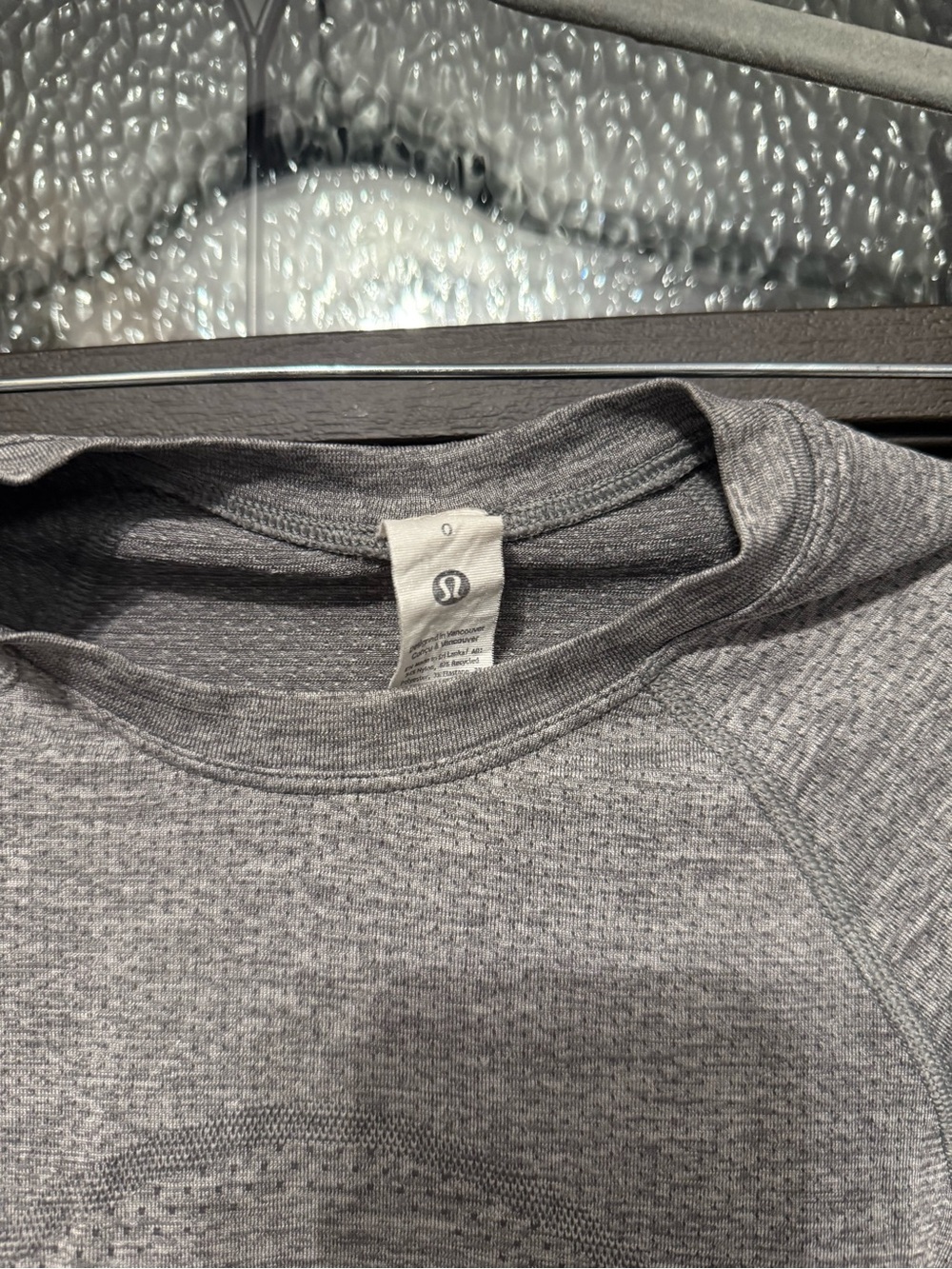 lululemon athletica Heather Gray Swiftly - size 0 - Picture 2 of 5